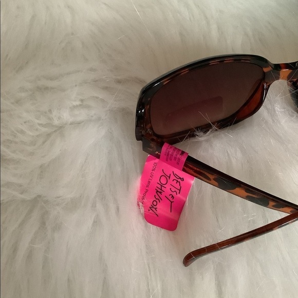 NWT Betsy Johnson 100% UV Lens Animal Print Sunglasses - Picture 4 of 5